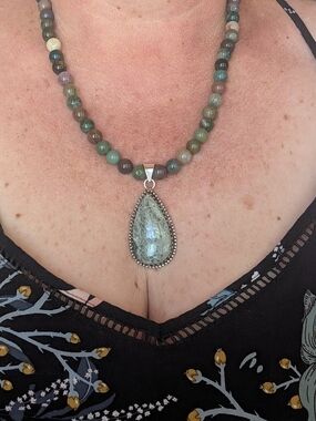 Green Beaded Necklace with Teardrop Pendant - Unbranded